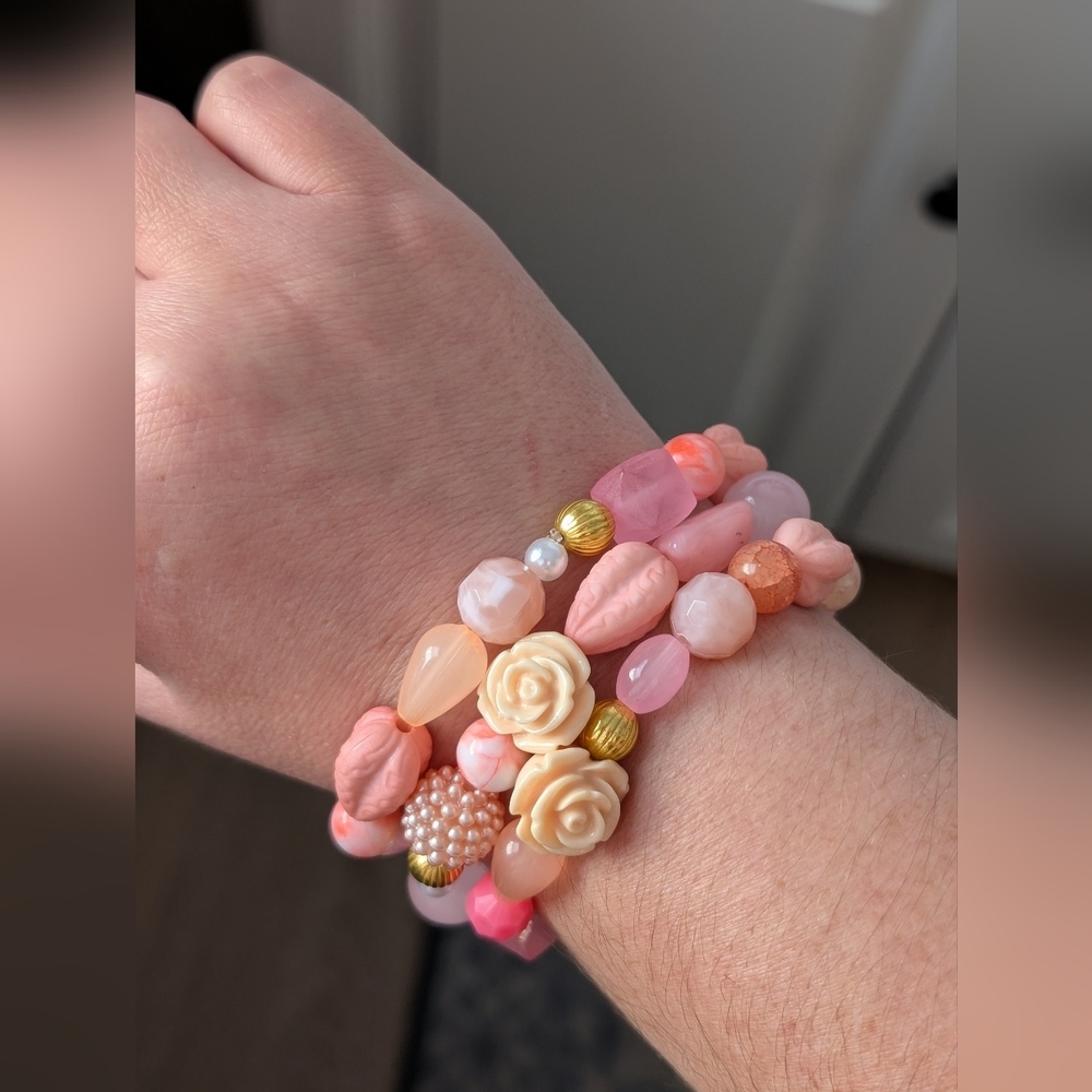 Elegant Pink and Gold Beaded Necklace And Matching Bracelet - Picture 6 of 6